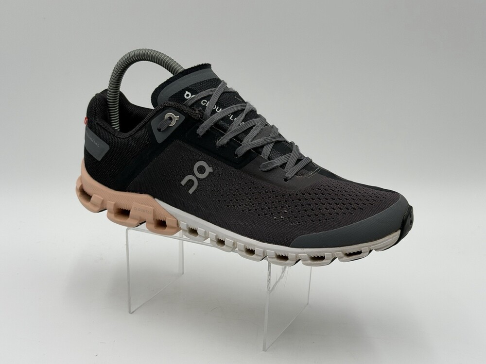 On Running Cloudflow Women’s Size 7.5 Black Pink Running Shoes Athleisure